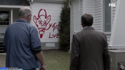 Outcast - Temp.1 EP1 (Cercado pela Escuridão)