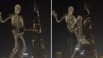 Esqueleto creado con drones en Dubai por Halloween
